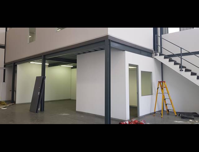 284M² WAREHOUSE TO LET IN MEADOWDALE